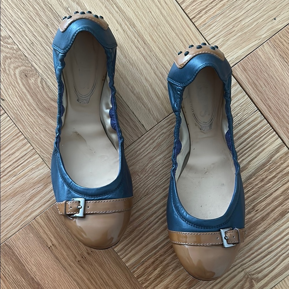 Tod's Blue and Tan Flats Elegant Loafers